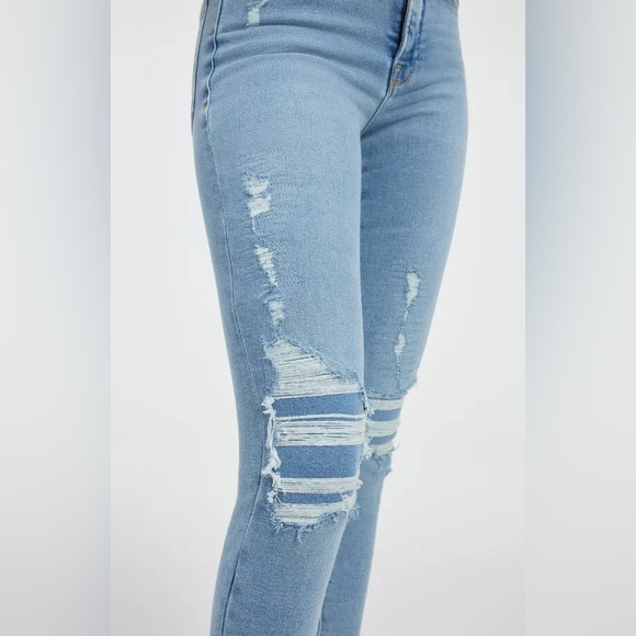 GOOD AMERICAN Good Legs Ripped Raw Hem High Rise Skinny Jeans Size 2 / 26 - Picture 7 of 15